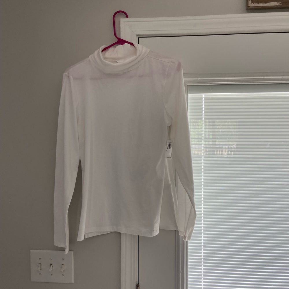 Old Navy white turtle neck NWT